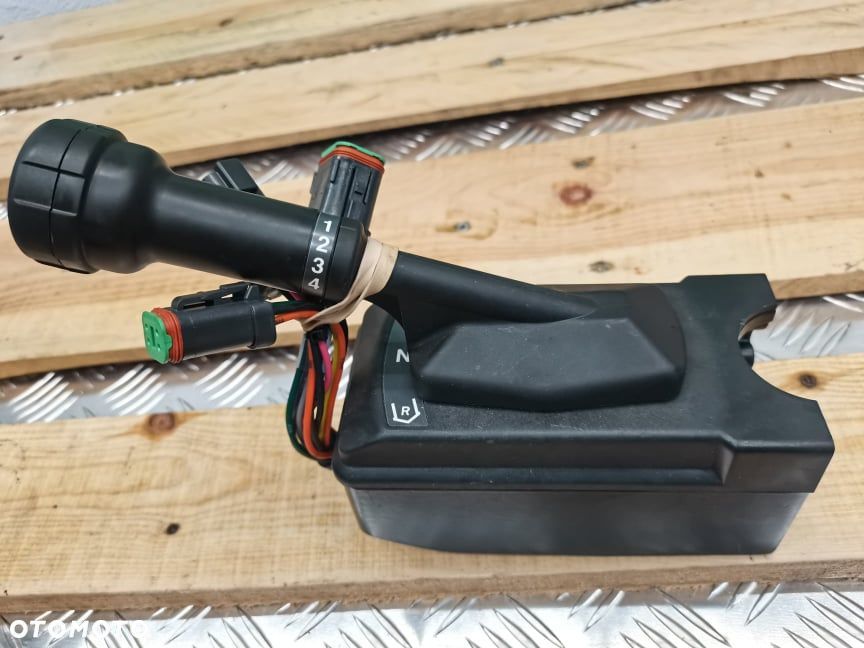 Przełącznik kierunku jazdy Cat 924GZ - 6