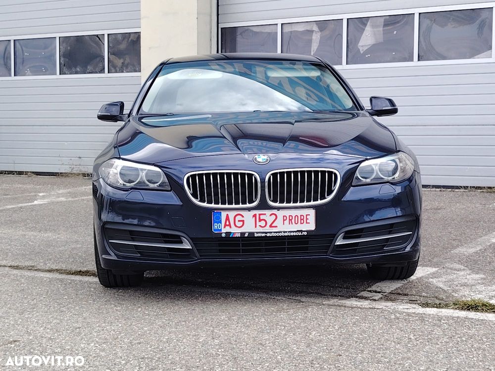 BMW Seria 5 520d Touring Luxury Line - 2