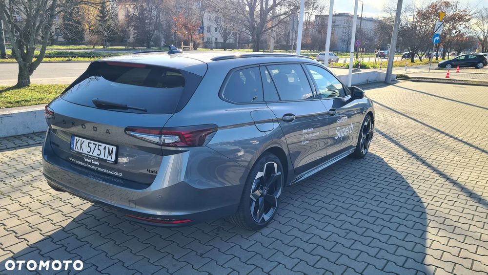 Skoda Superb 2.0 TDI SCR 4x4 Sportline DSG - 4