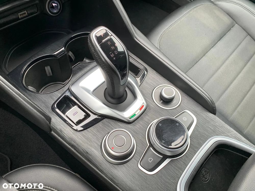 Alfa Romeo Giulia 2.2 D Turbo - 19
