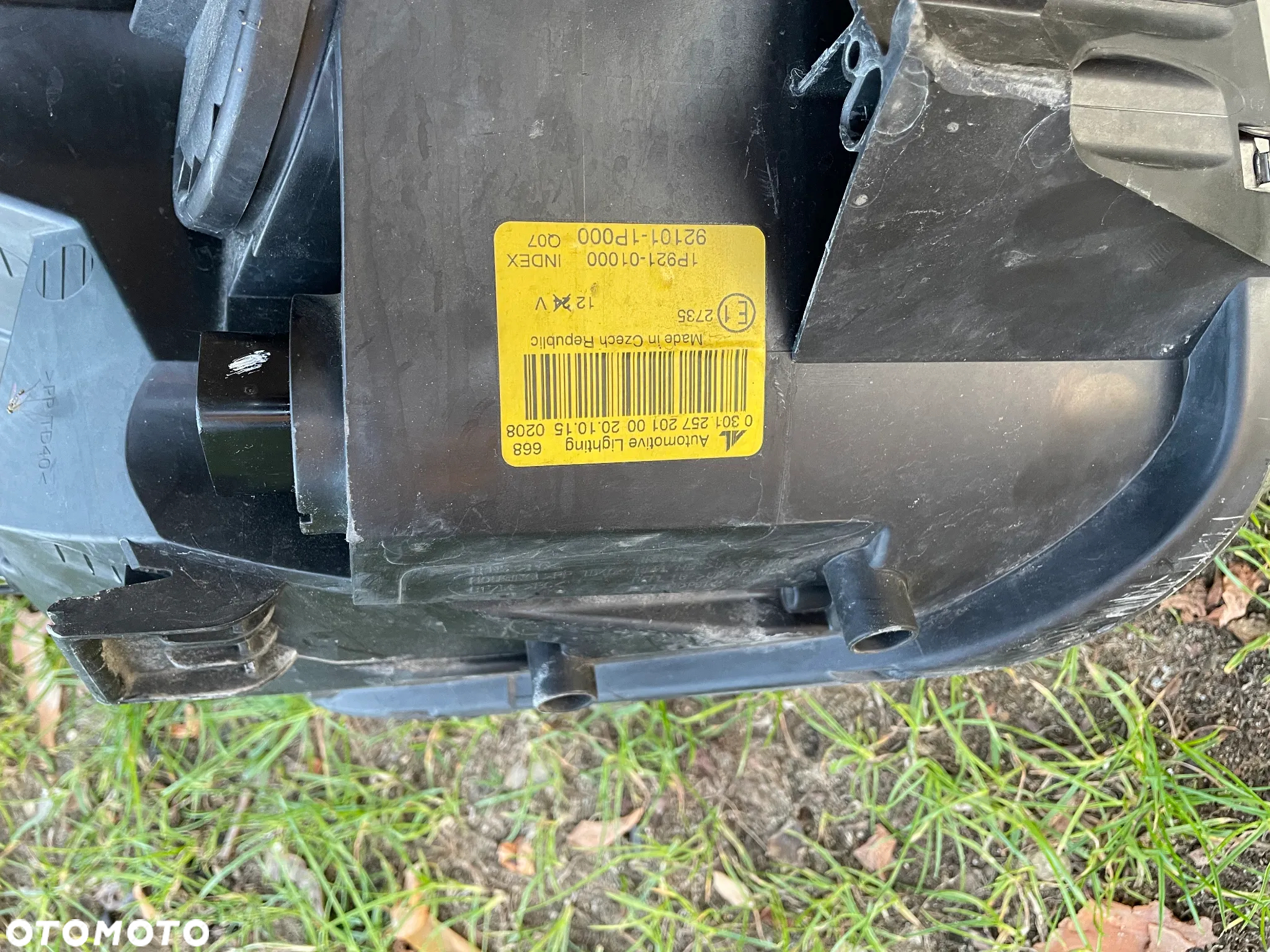 Lampa przednia prawa i lewa KIA VENGA - 3