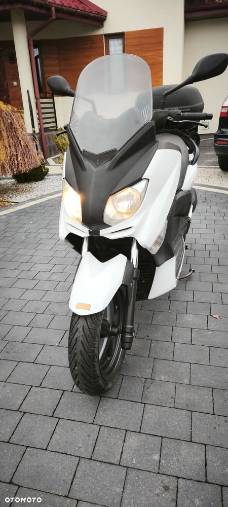 Yamaha X-max - 15