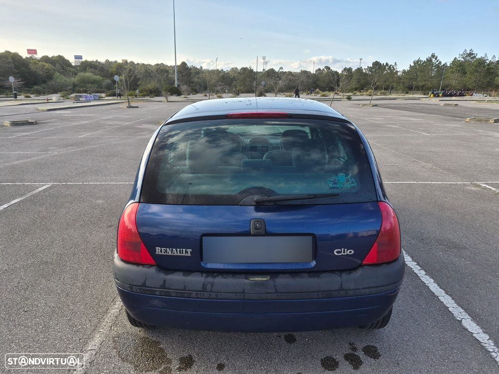 Renault Clio 1.2 RXE - 4