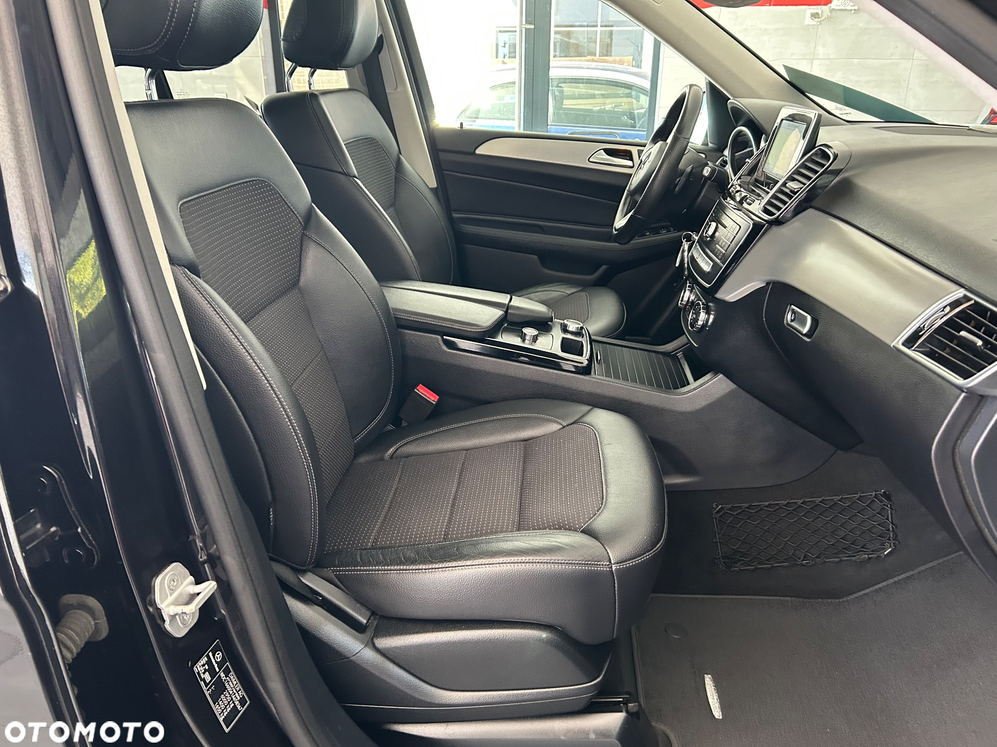 Mercedes-Benz GLE 250 d 4Matic 9G-TRONIC - 33