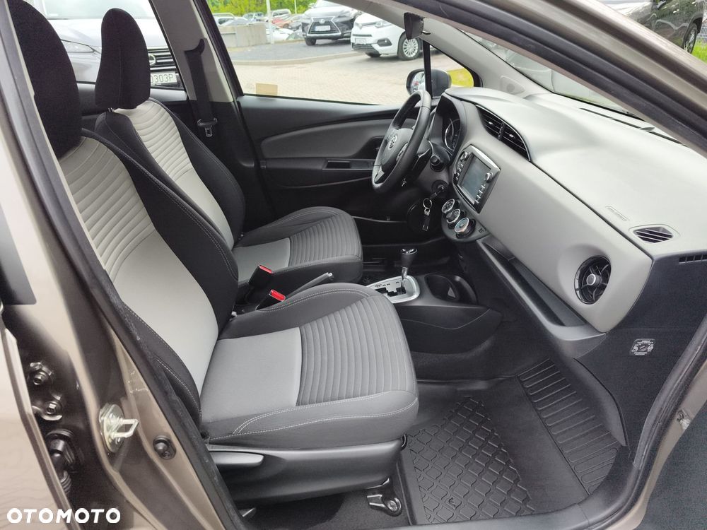 Toyota Yaris 1.5 Premium CVT - 9