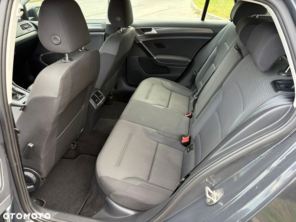 Volkswagen Golf 1.6 TDI BlueMotion Technology Comfortline - 26