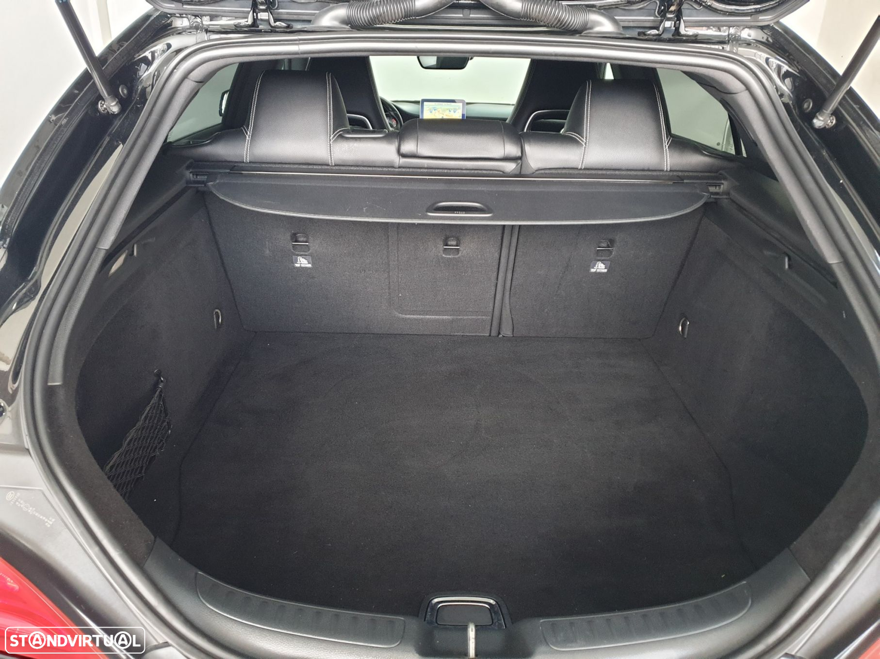 Mercedes-Benz CLA 220 d Shooting Brake Urban Aut. - 29