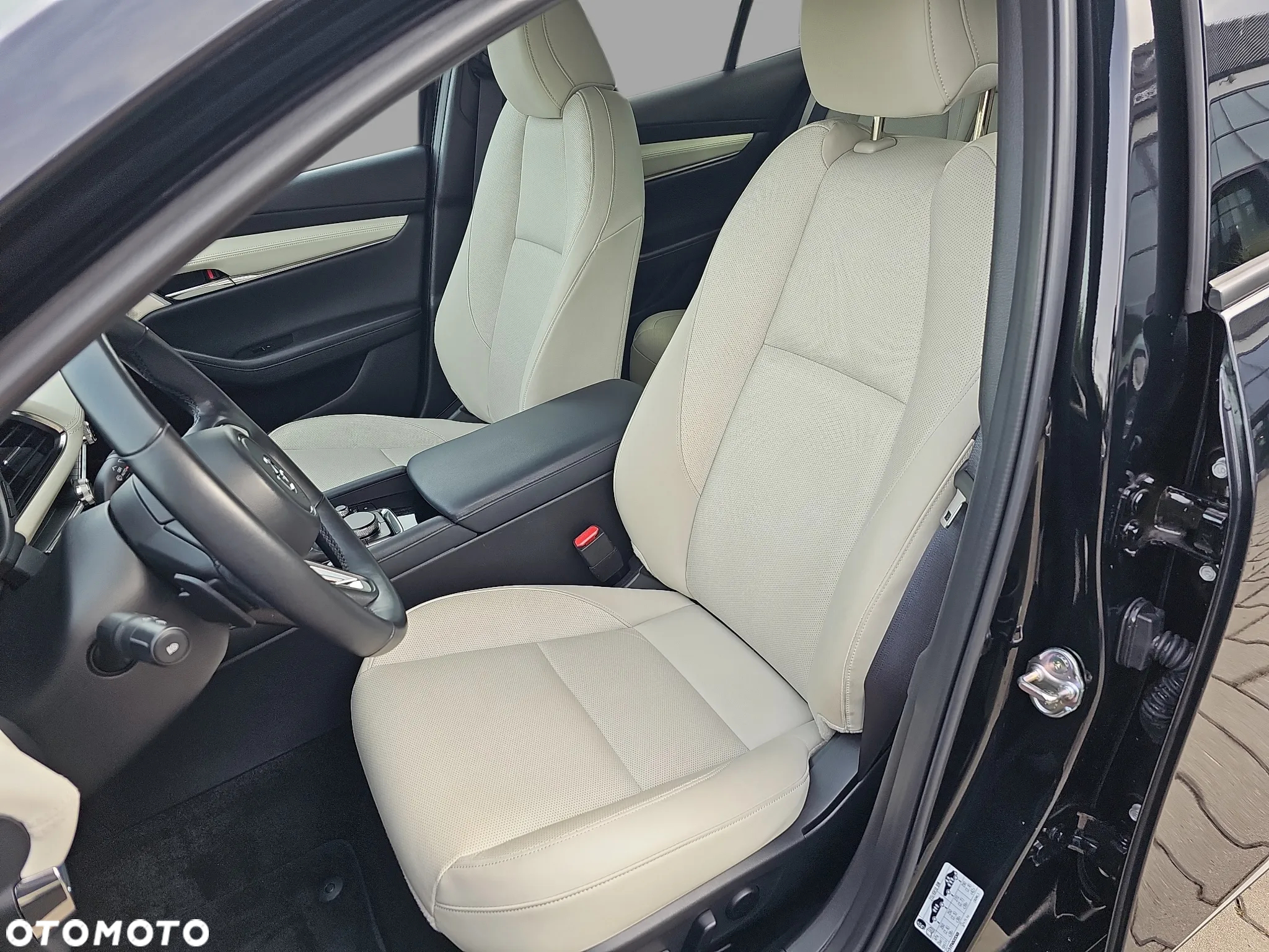 Mazda 3 2.0 mHEV Enso - 11