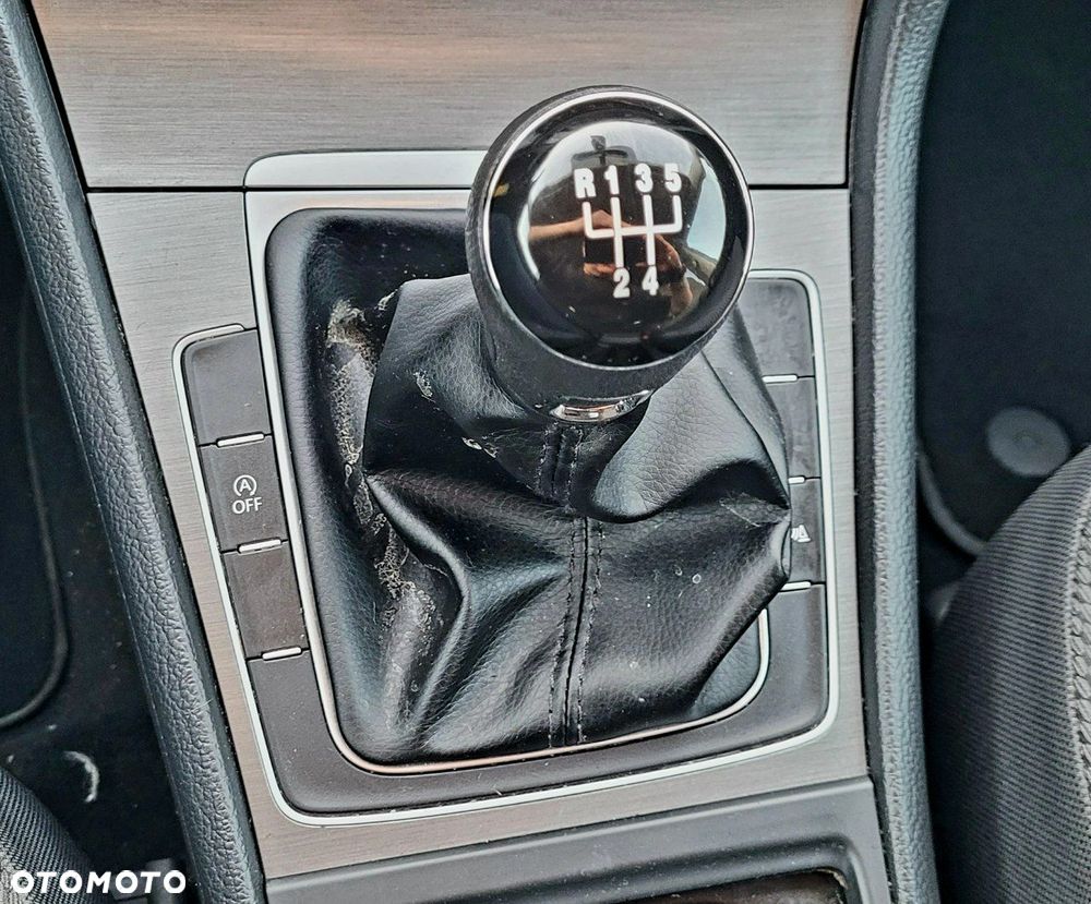 Volkswagen Golf 1.6 TDI BlueMotion Technology Lounge - 17