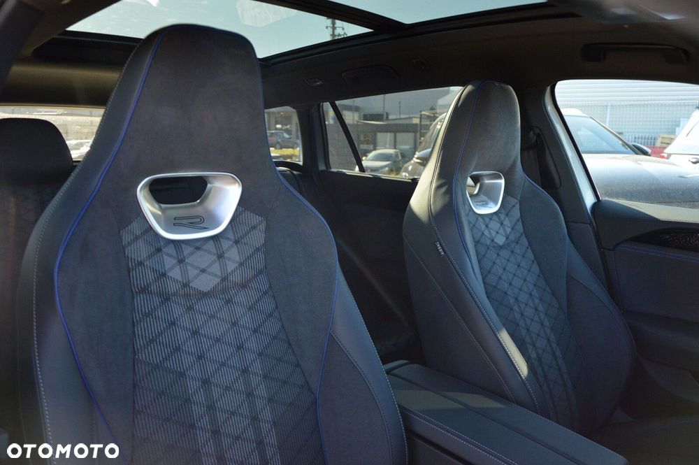 Volkswagen Passat - 13