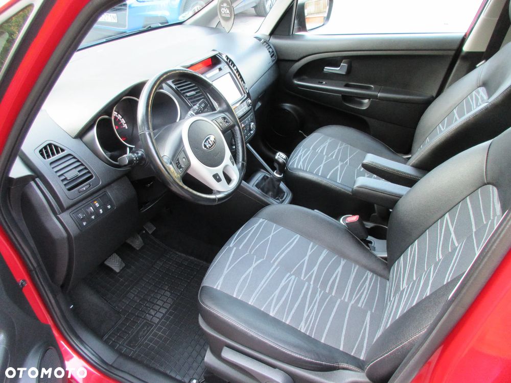 Kia Venga 1.6 CVVT Platinum Edition - 8
