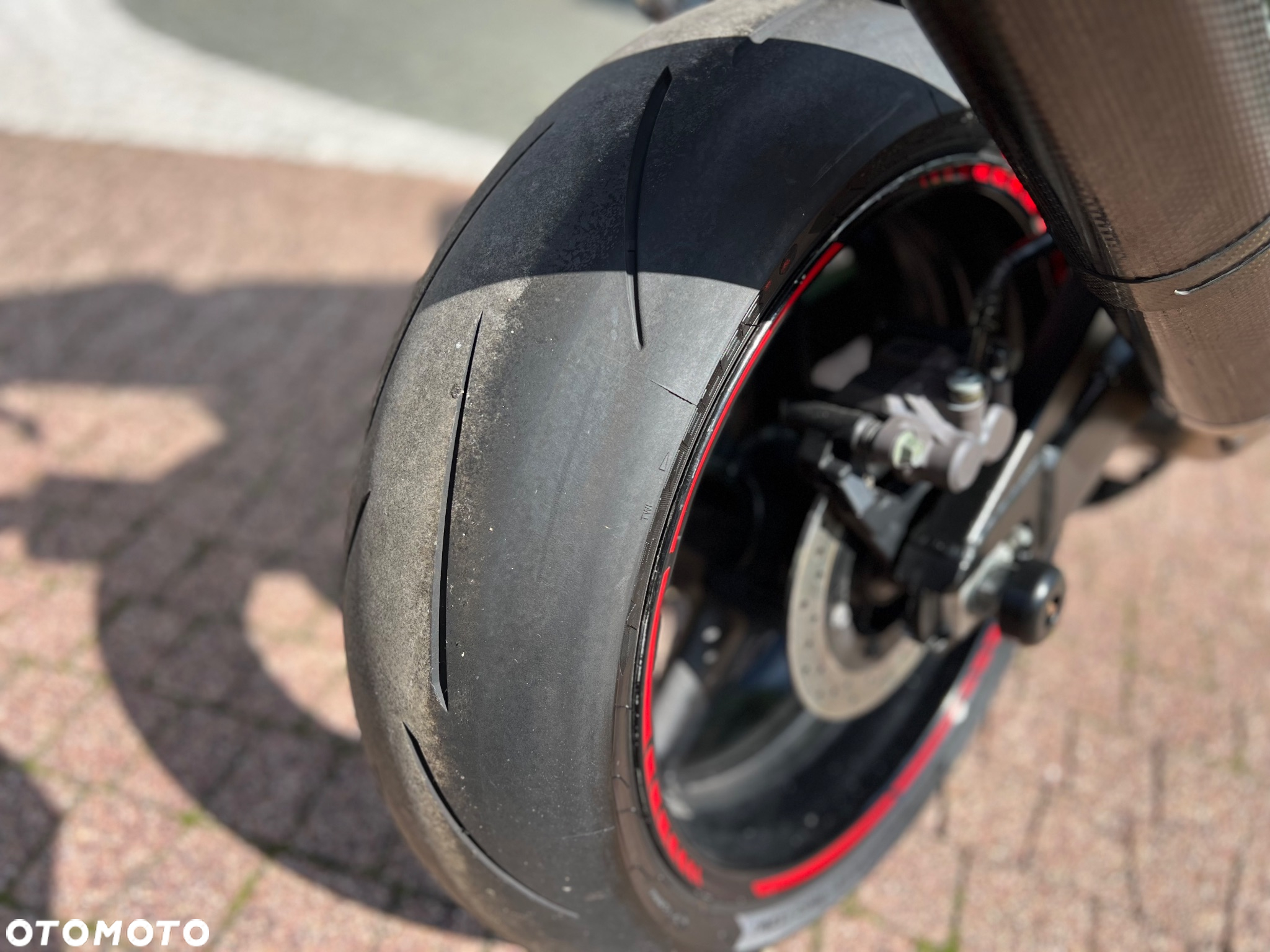 Yamaha R1 - 13