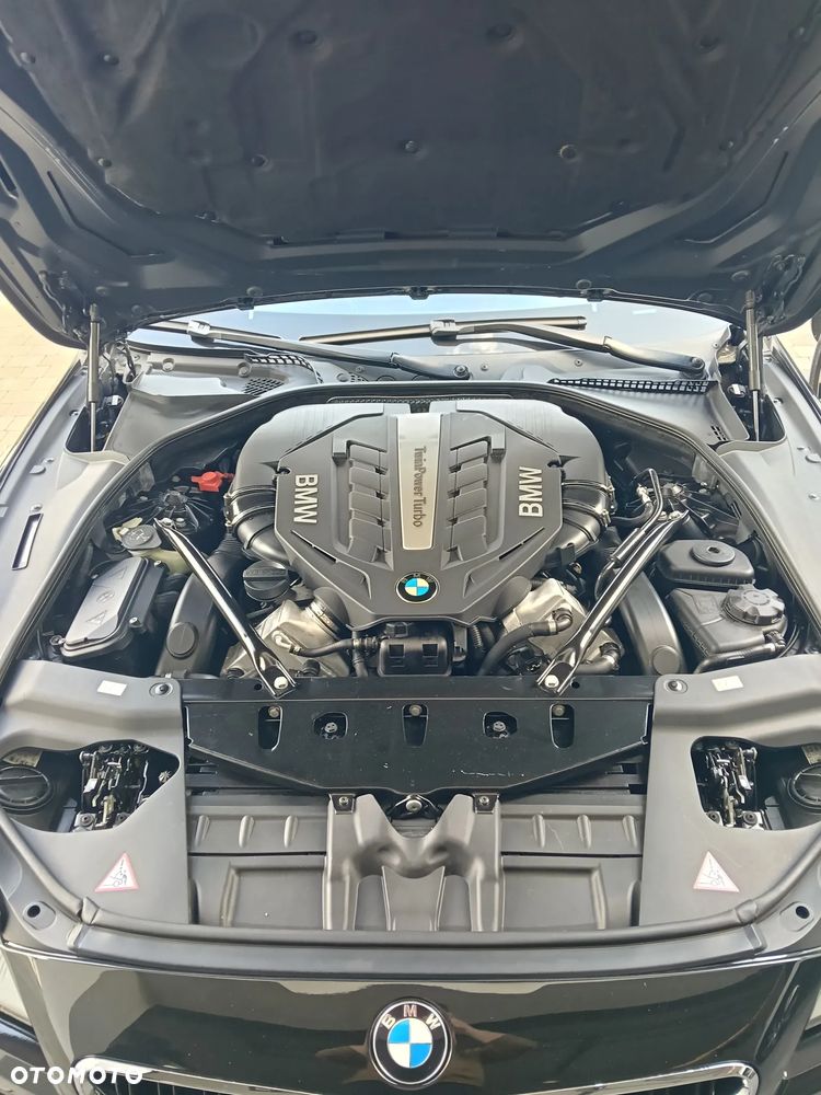 BMW Seria 6 650i - 7