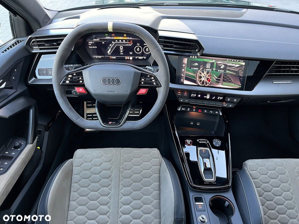 Audi RS3 Limousine - 19