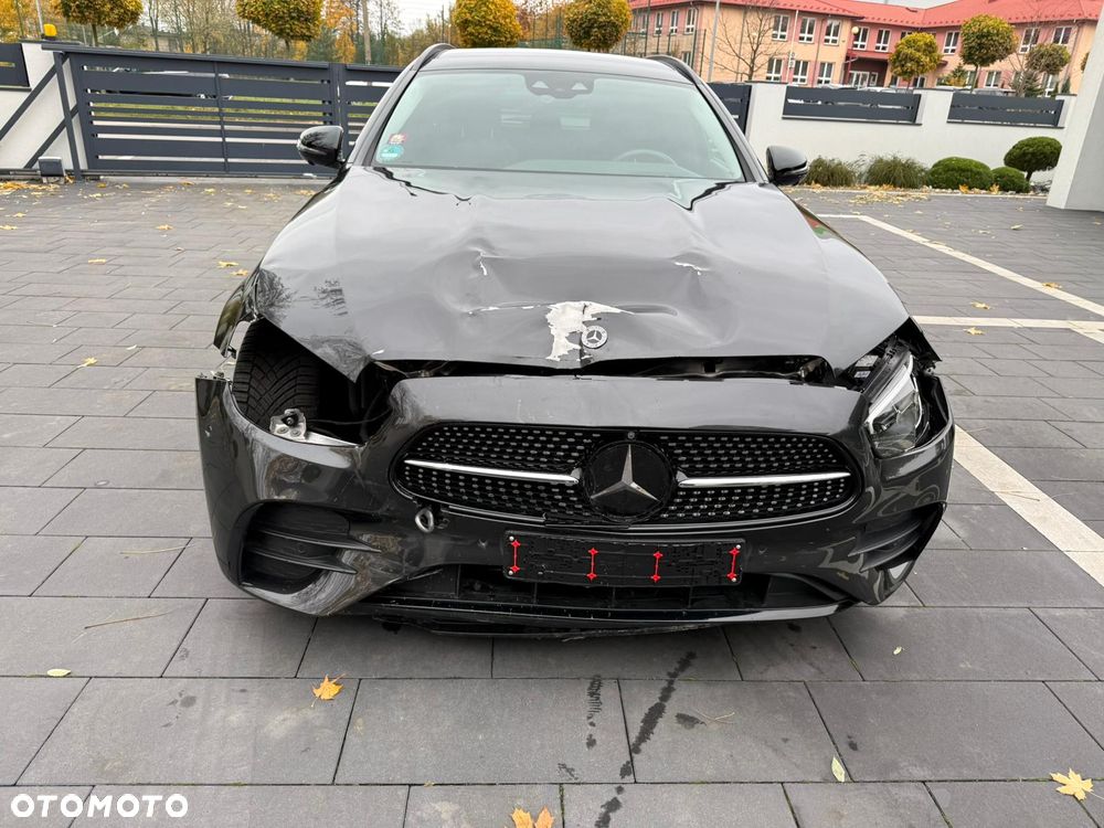 Mercedes-Benz Klasa E 200 4Matic 9G-TRONIC AMG Line - 16