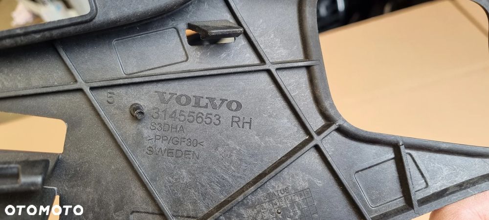 VOLVO V60 II S60 III 2018- Ślizg prawy zderzak przód oryginał - 3