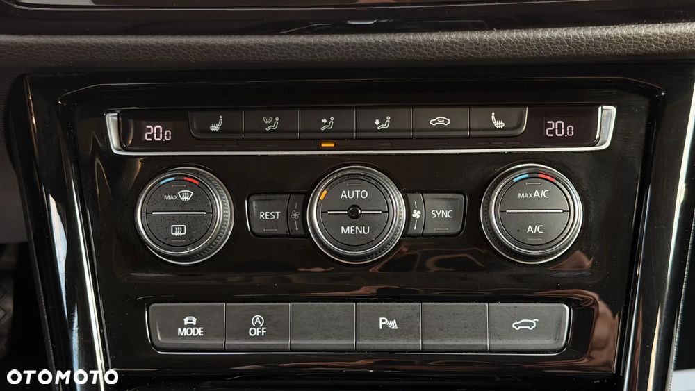 Volkswagen Touran 1.4 TSI BMT Highline DSG - 19