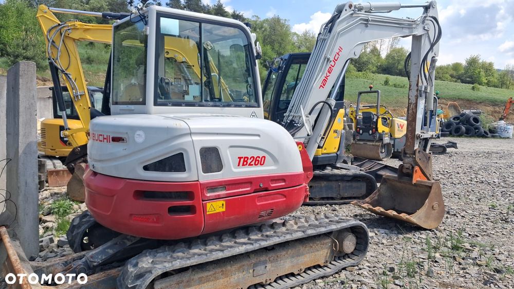Takeuchi TB260 - 1