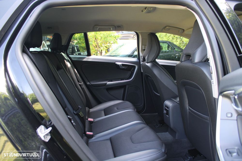 Volvo V60 1.6 D2 Momentum Eco - 27
