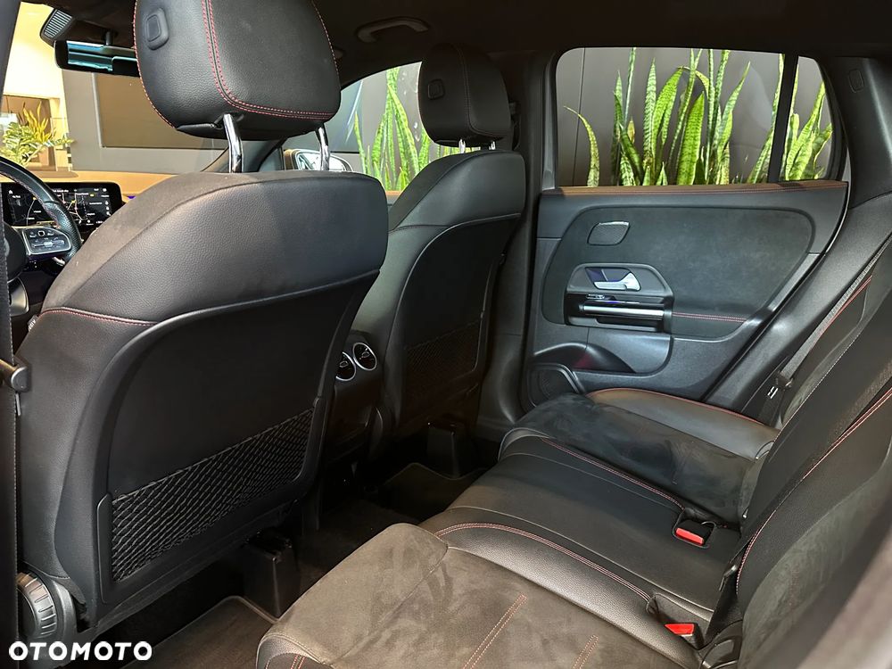Mercedes-Benz GLA 200 AMG Line - 12
