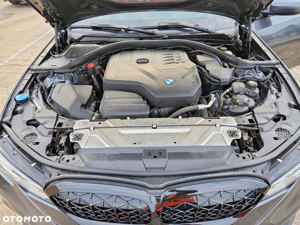 BMW Seria 3 330i xDrive M Sport - 10