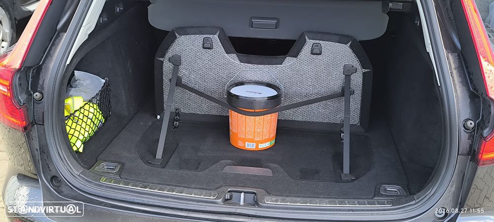 Volvo V60 2.0 B4 Plus Dark Auto - 13
