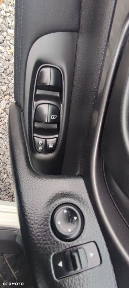 Nissan Qashqai - 11