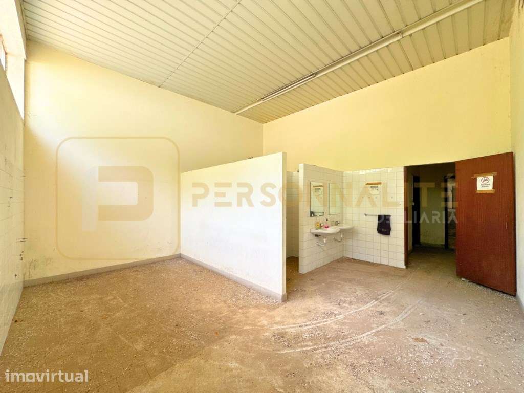 Armazém Industrial + 1000m2 área exterior - Grande imagem: 4/7