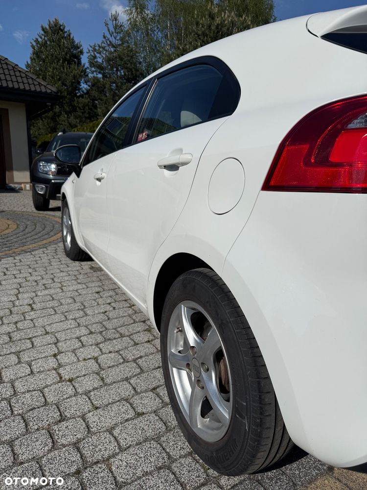 Kia Rio - 8