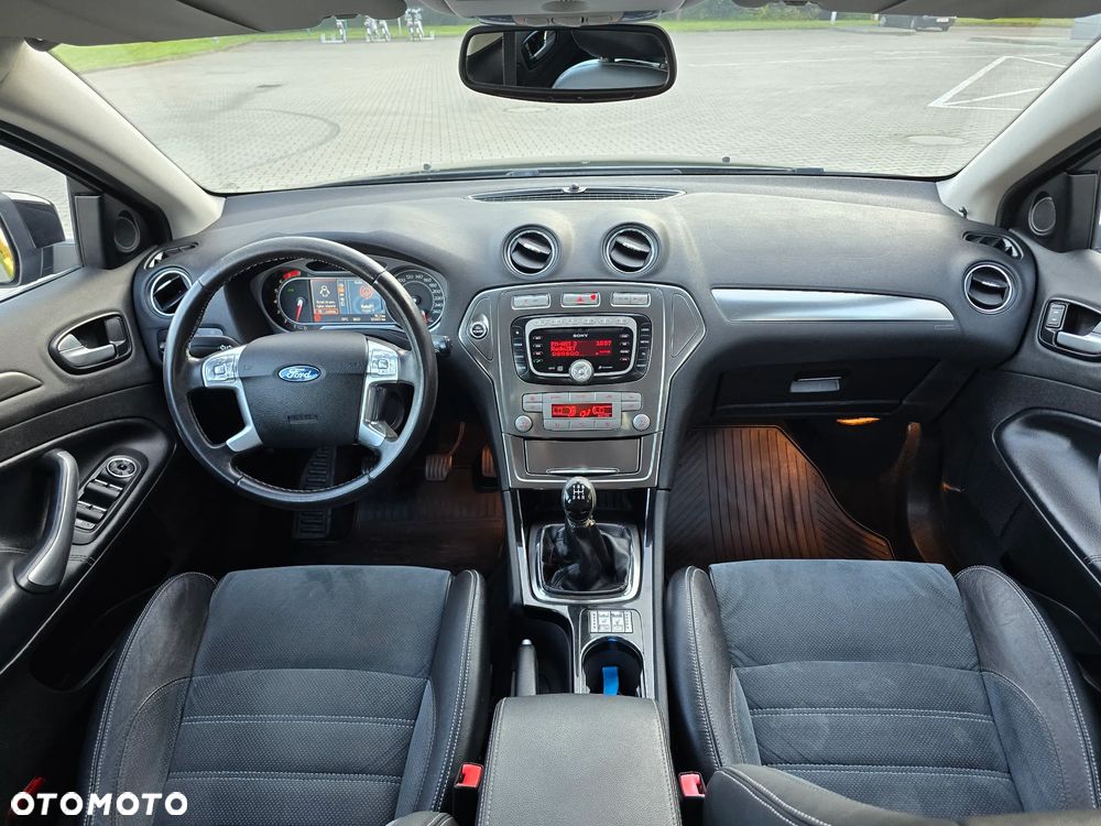 Ford Mondeo 2.0 FF Ghia - 14