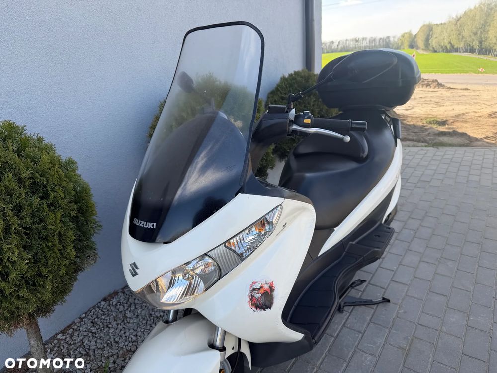 Suzuki Burgman - 35