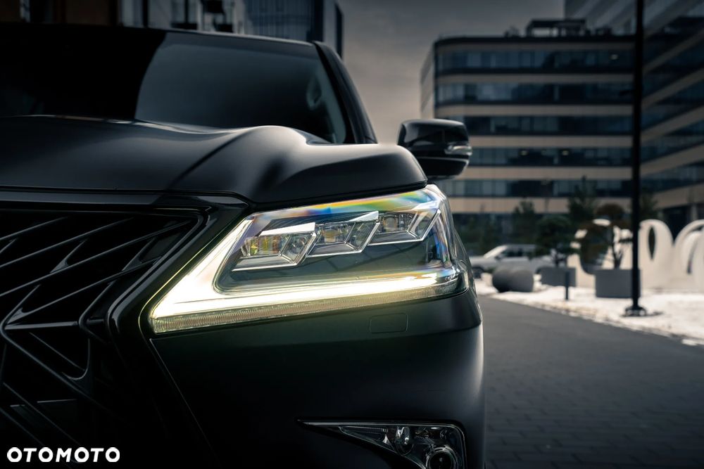 Lexus LX - 2