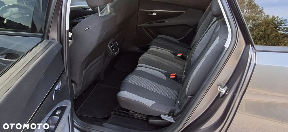Peugeot 5008 PureTech 130 Stop & Start Active Business-Paket - 18