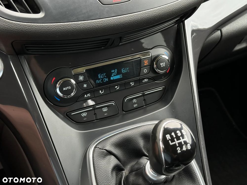Ford Kuga 1.6 EcoBoost 2x4 Titanium - 11