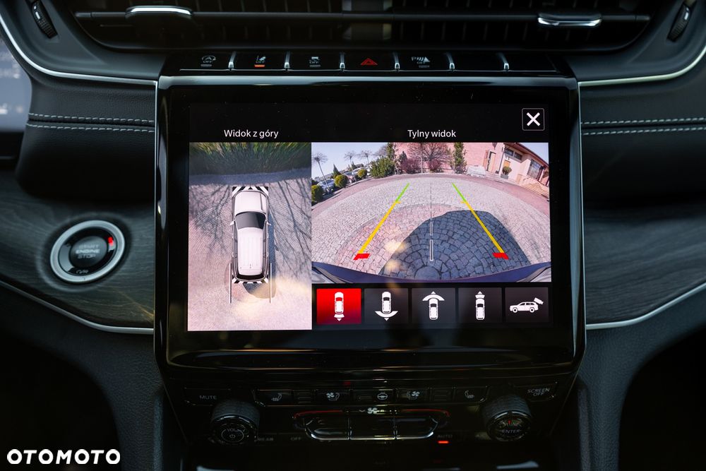 Jeep Grand Cherokee - 13