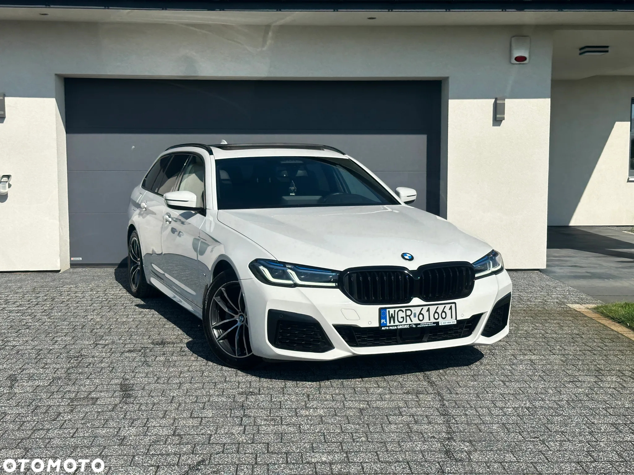 BMW Seria 5 520d Touring M Sport Edition - 3