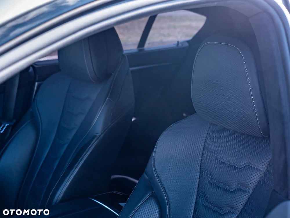 BMW Seria 8 - 31