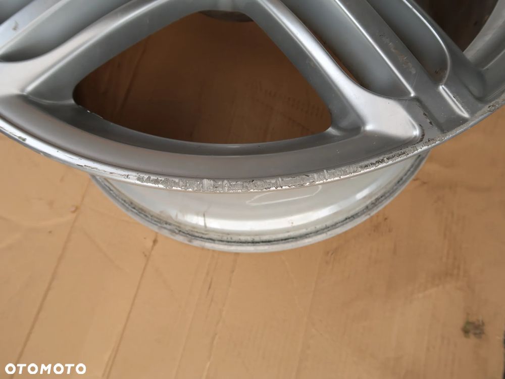 Z18 Felga Audi Pompei 9x19et33 8T0601025T - 3