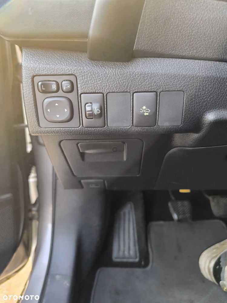 Toyota Auris 1.6 D-4D Design Edition - 22