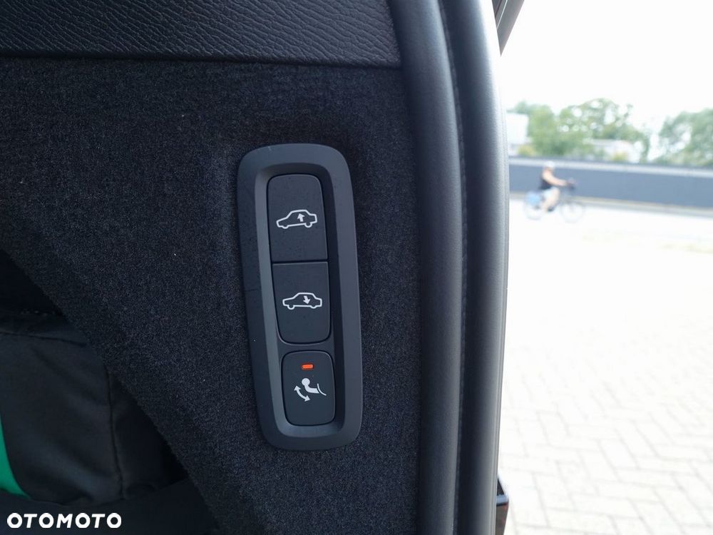 Volvo XC 90 T8 AWD Ultra Dark - 10