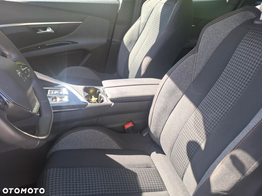 Peugeot 3008 1.2 PureTech Active Pack S&S EAT8 - 12