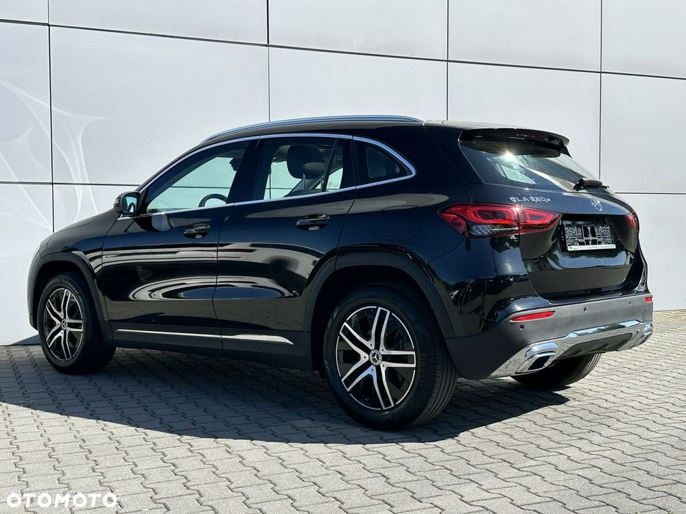 Mercedes-Benz GLA 250 e 8G-DCT Progressive - 11