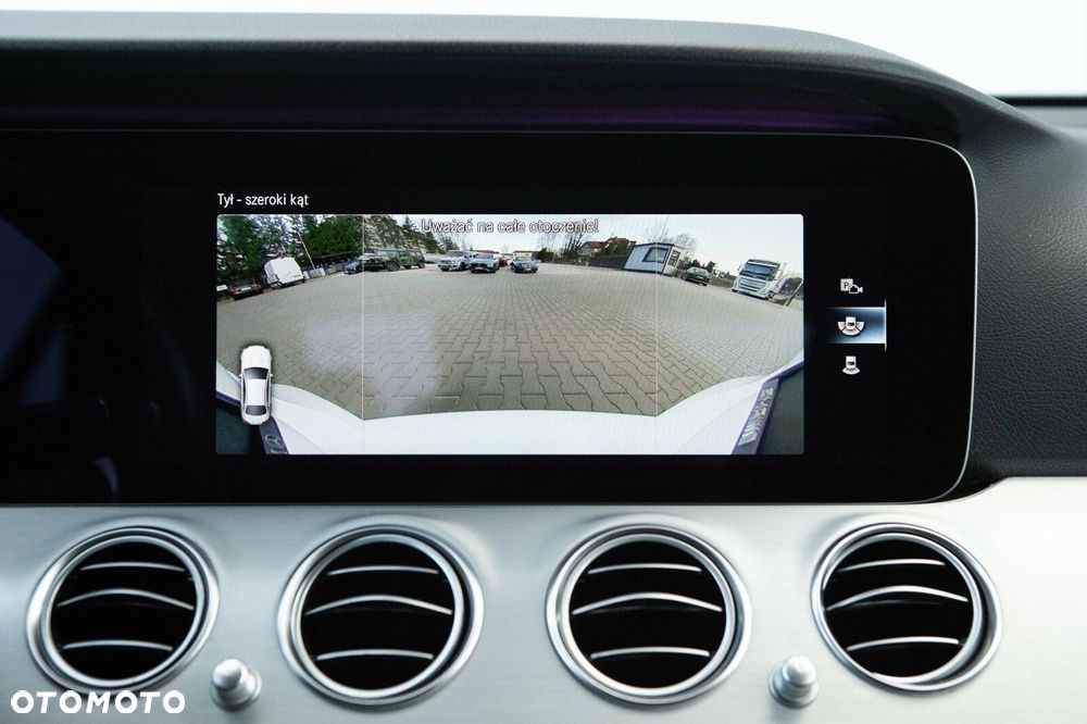 Mercedes-Benz Klasa E 220 d 4-Matic AMG/Avantgarde - 35