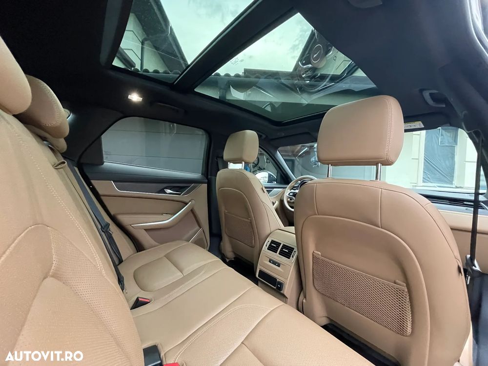 Jaguar F-Pace - 16