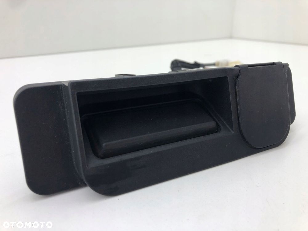 MERCEDES W205 PRZYCISK KLAPY KAMERA COFANIA A2227500893 - 1