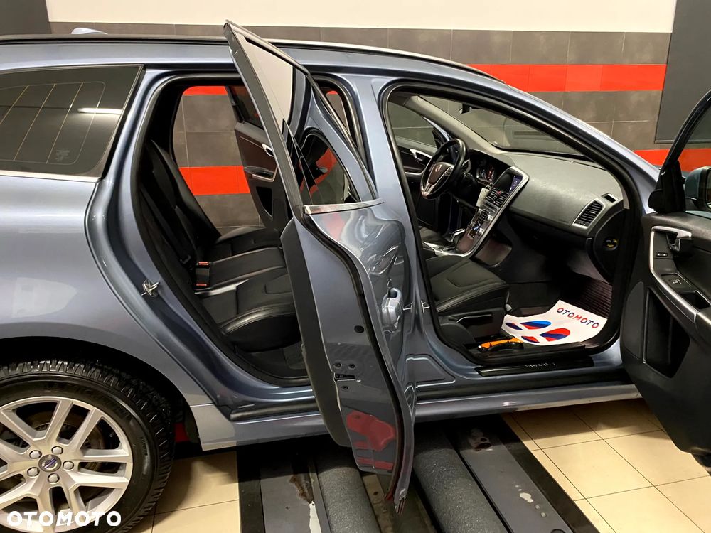 Volvo XC 60 D4 Geartronic Momentum - 24