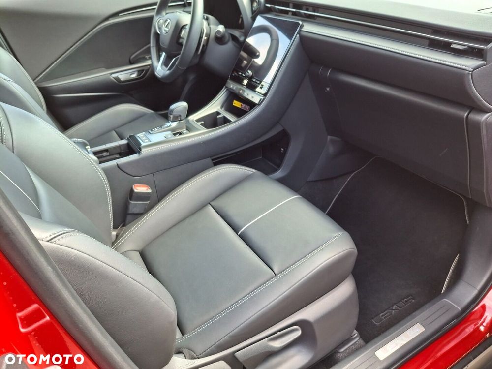 Lexus LBX - 28