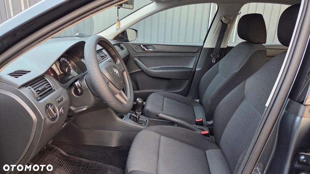 Skoda RAPID 1.2 TSI Active - 9