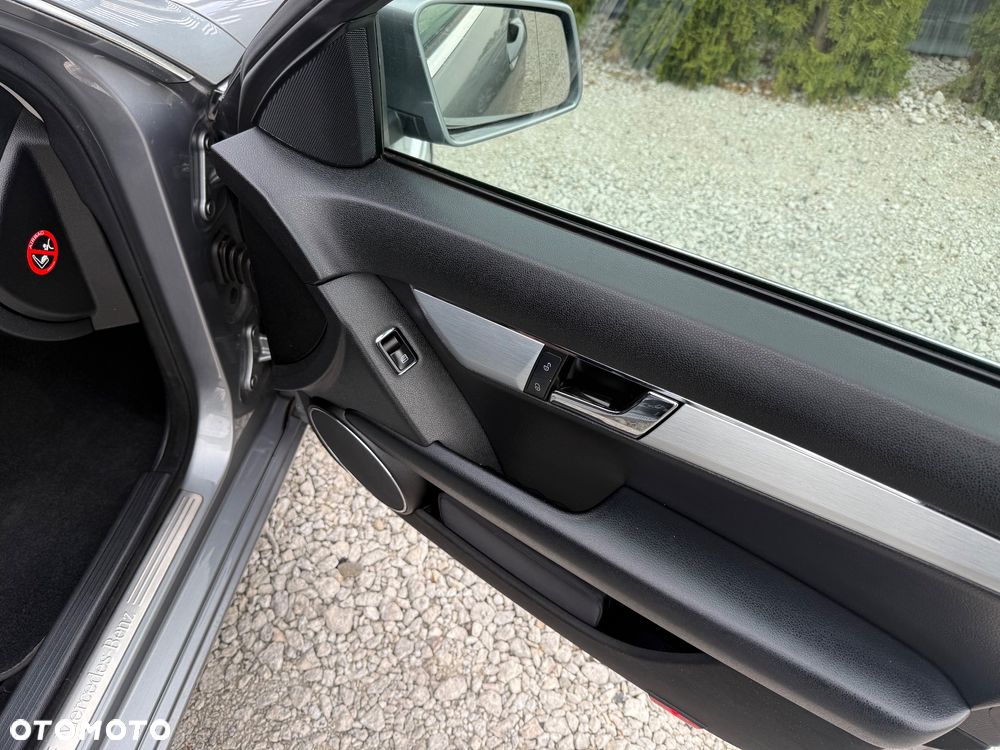 Mercedes-Benz Klasa C 180 Kompressor BlueEFFICIENCY - 22