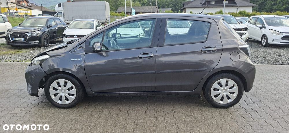 Toyota Yaris Hybrid 100 Dynamic - 6